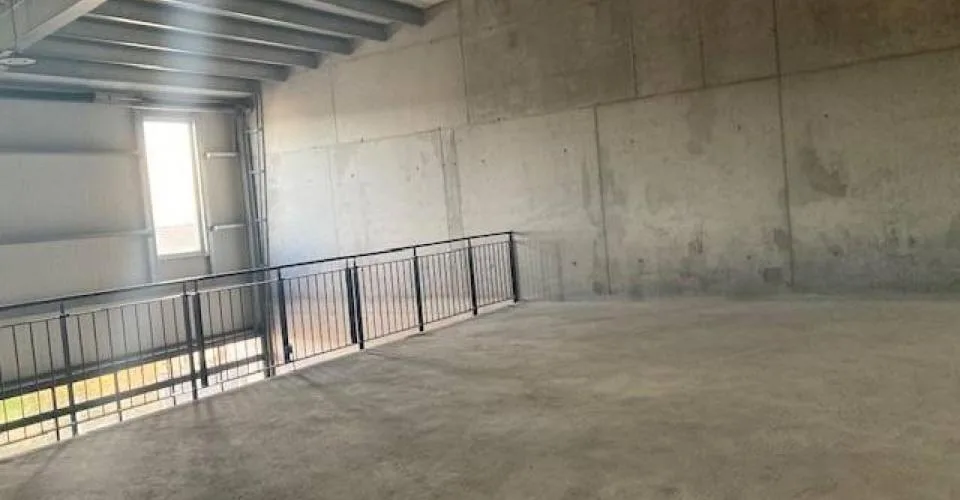 Administratif-Bureau 177.38 m² à Rueyres-les-Prés