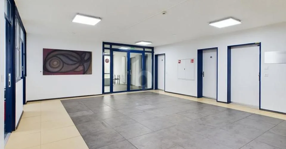 VON EINZEL- BIS GROSSRAUMBÜRO (200-400-800 M2)