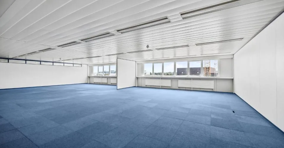 Espace de bureau spacieux dans un emplacement central