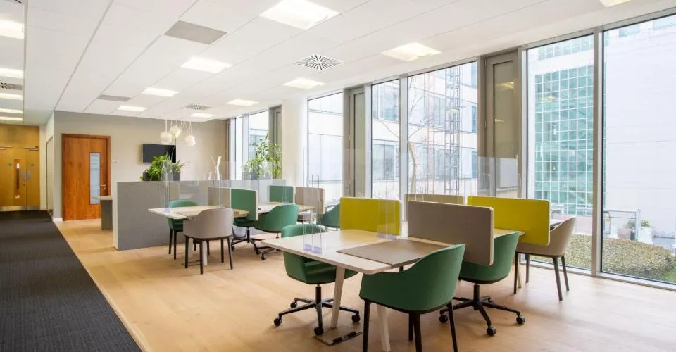 Bureau privé pour 1 personne à Regus Stücki Village