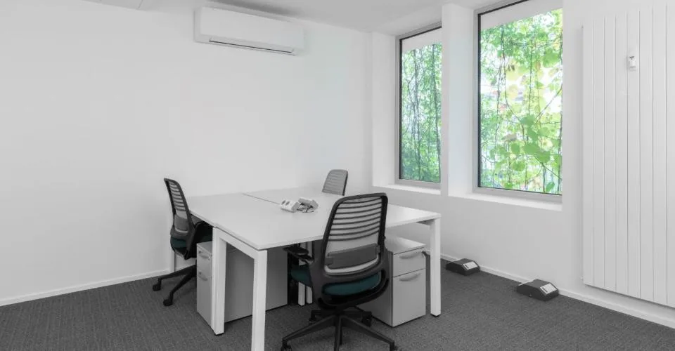 Bureau privé pour 1 personne à Regus Stücki Village