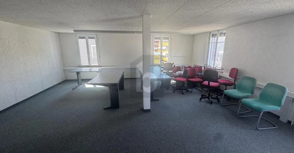 ARBEITSFLÄCHE AN ZENTRALER LAGE
