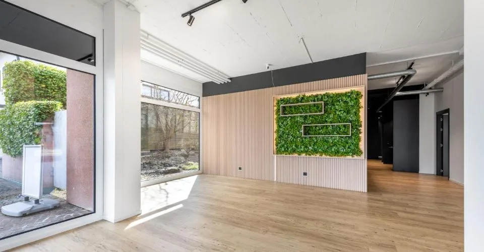 Espace commercial moderne et de haute qualité au centre de Mutschellen