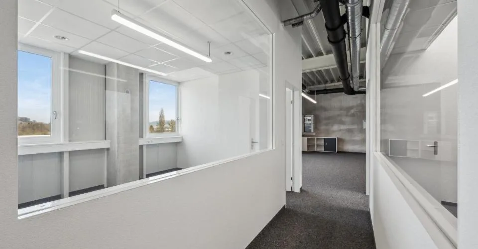 Espace de bureau lumineux et moderne à louer à Unterentfelden