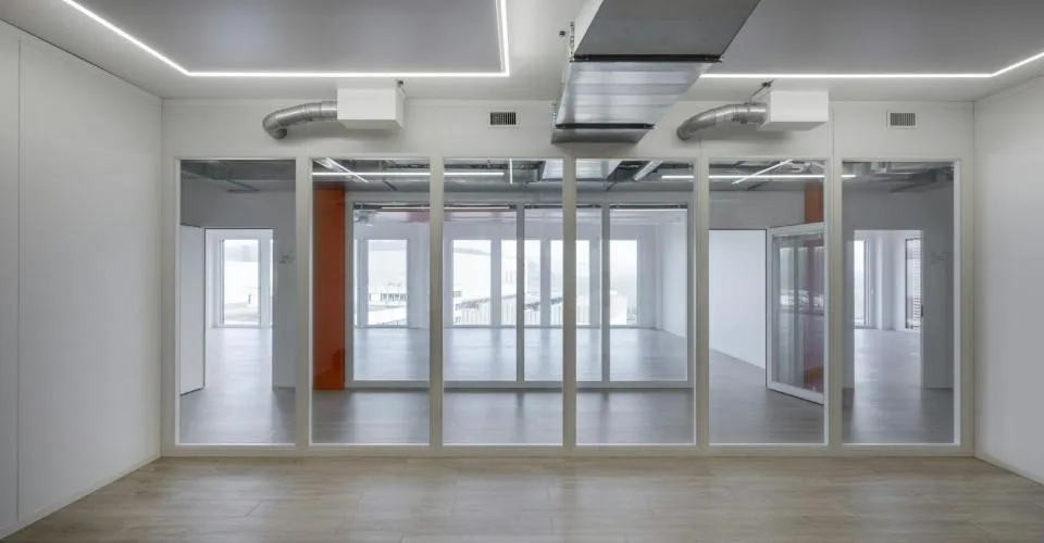 Espace de bureaux haut de gamme de 150 m2 ou 300 m2 avec vue - moderne, climatisé, durable