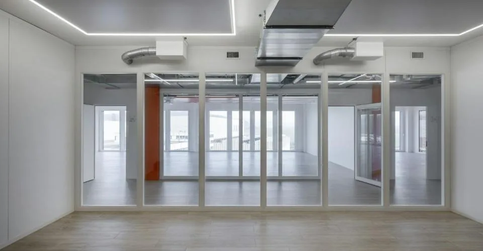 Espace de bureaux haut de gamme de 300 m2 ou 600 m2 avec vue - moderne, climatisé, durable