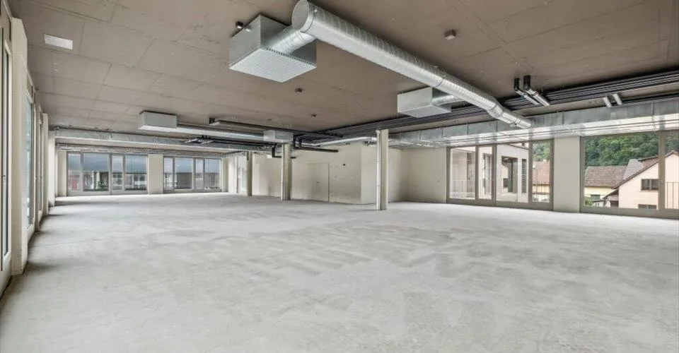 Espace de bureau, de pratique ou de service exclusif dans un emplacement central