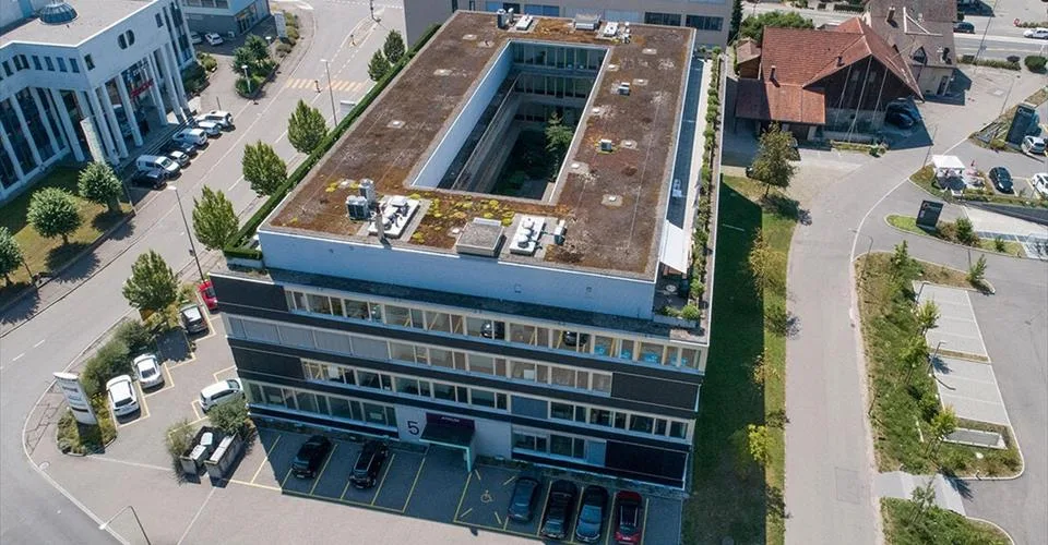 Bureaux, cabinets ou showrooms de 150 m2 à 1 120 m2 avec une différence : inondés de lumière et avec le style Pateo