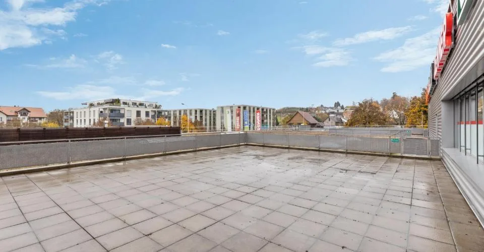 Bel immeuble locatif au 2ème étage du centre commercial Seepark