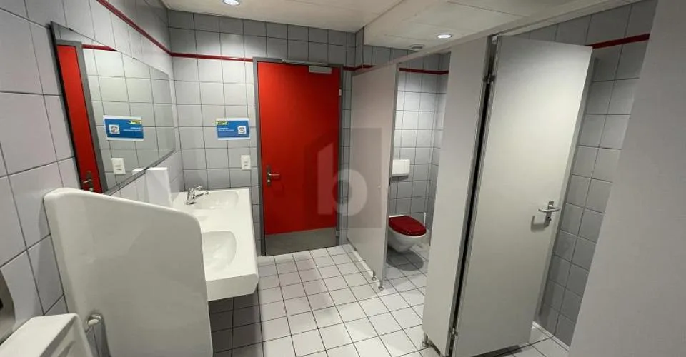 GROSS UND HELL AN ZENTRALER LAGE