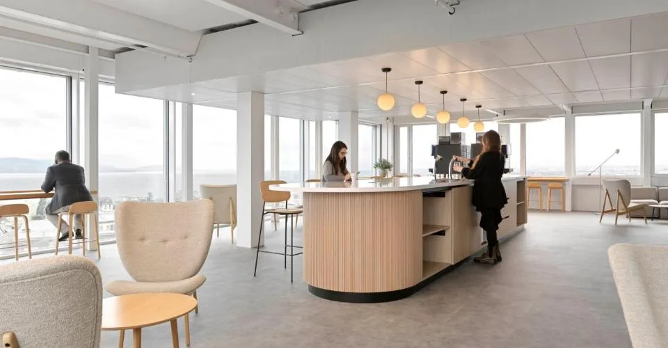 Magnifiques surfaces de bureaux avec vue sur le lac à louer à Lausanne