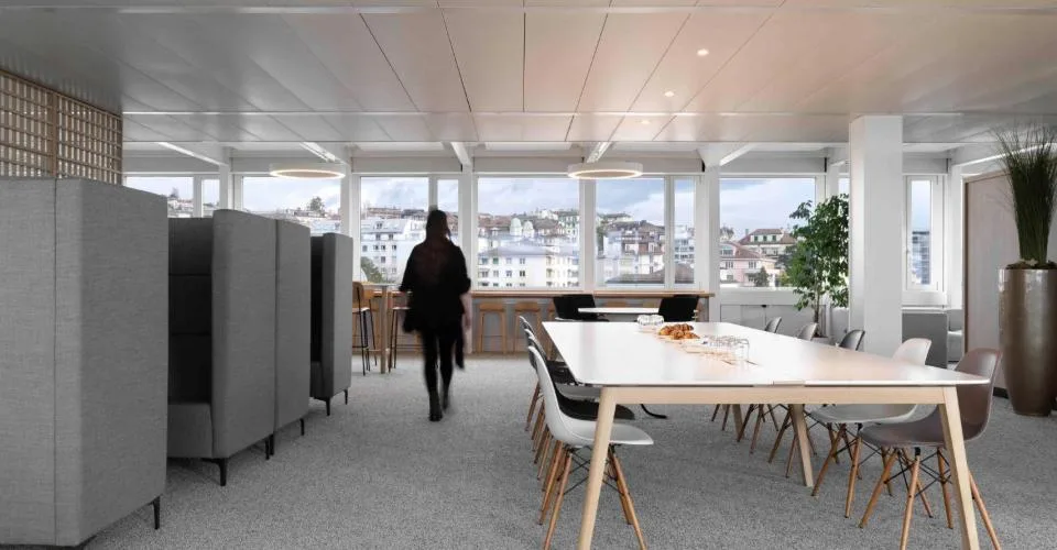 Magnifiques surfaces de bureaux avec vue sur le lac à louer à Lausanne