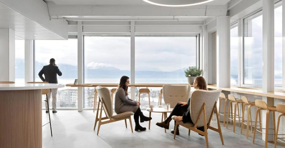 Magnifiques surfaces de bureaux avec vue sur le lac à louer à Lausanne