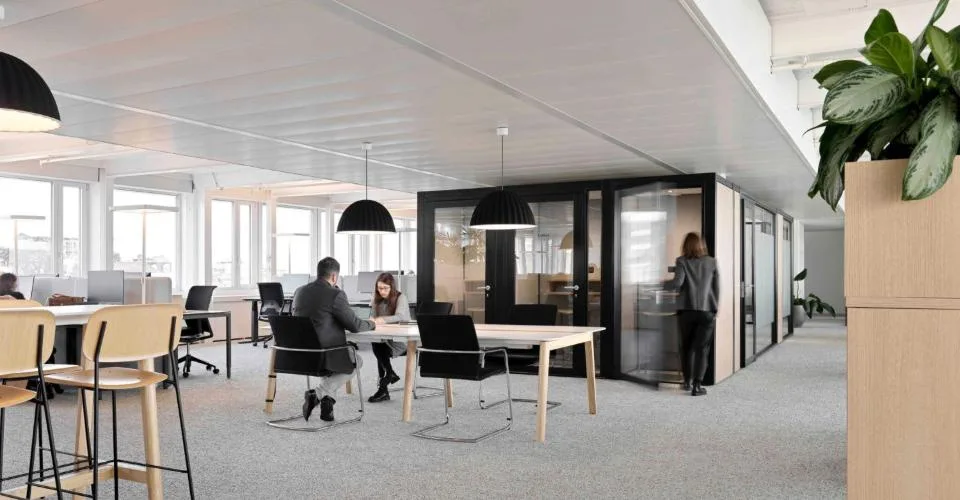 Magnifiques surfaces de bureaux avec vue sur le lac à louer à Lausanne