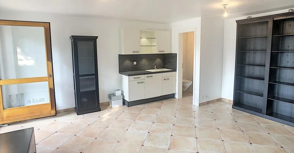 Au coeur de la bourgade d'Oron-la-Ville Joli bureau