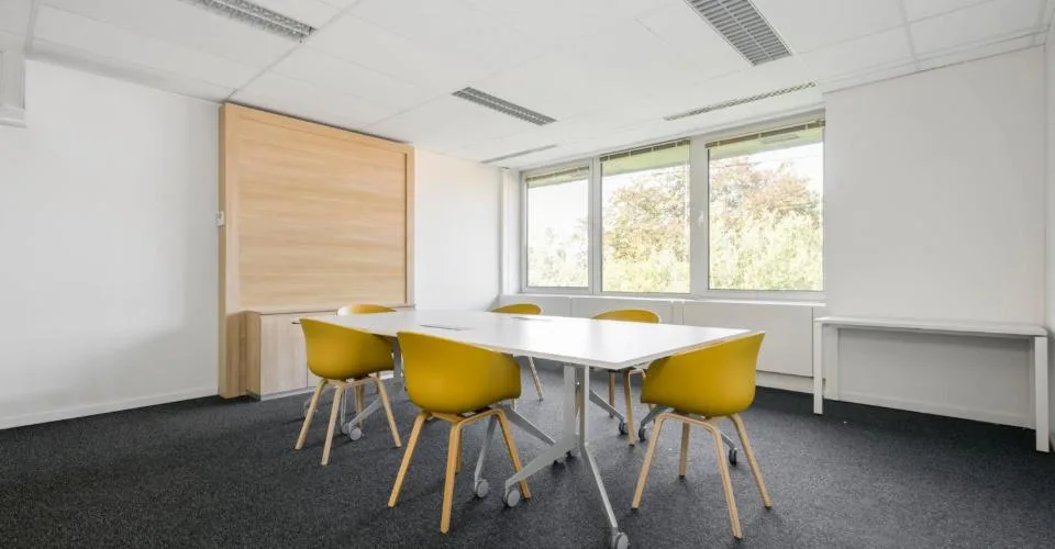 Bureau privé pour 3 à Regus Morges