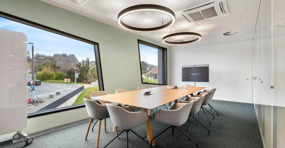 Bureaux aménagés à louer - Biopôle - divisible vue lac