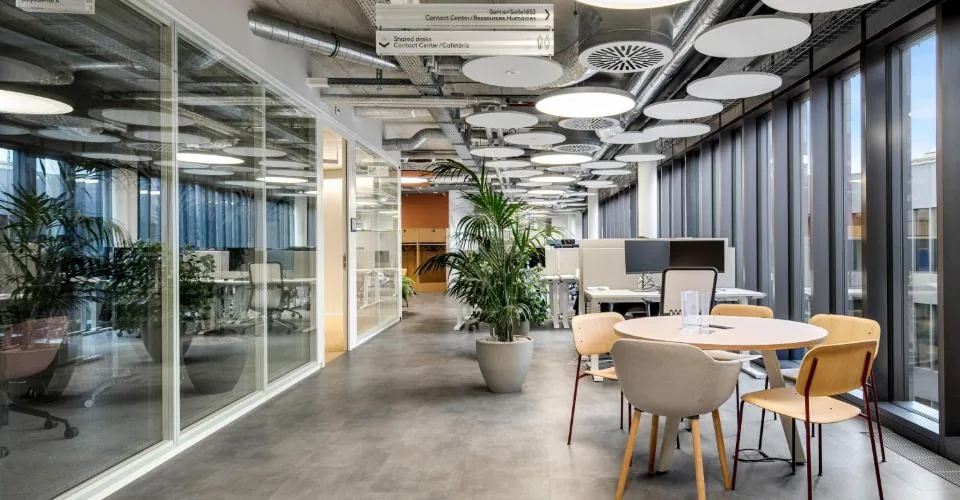 Bureaux aménagés à louer - Biopôle - divisible vue lac