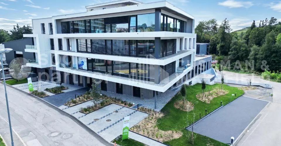 MOCHETTAZ 7 Votre espace commercial en face du quartier Côté Gare