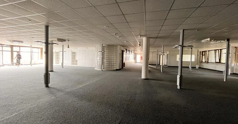 Surface de 605 m2 -Bail Flexible