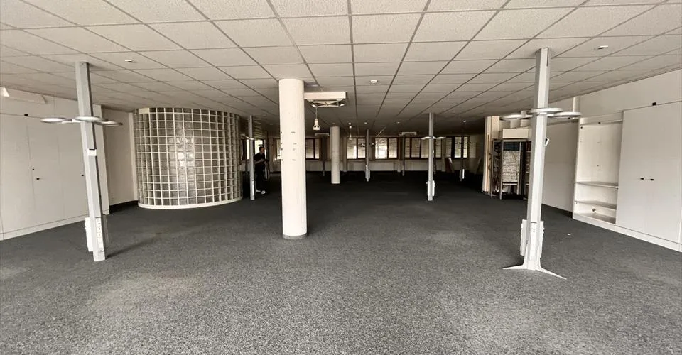 Surface de 605 m2 -Bail Flexible