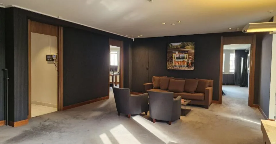 Belle surface administrative de 354m² au coeur de Lausanne: Place Saint-François !