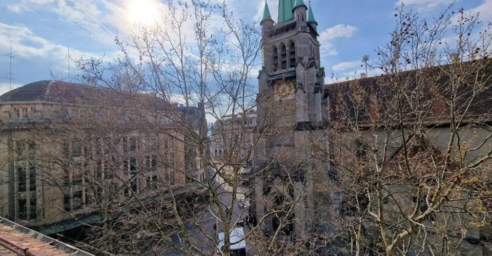 Belle surface administrative de 354m² au coeur de Lausanne: Place Saint-François !