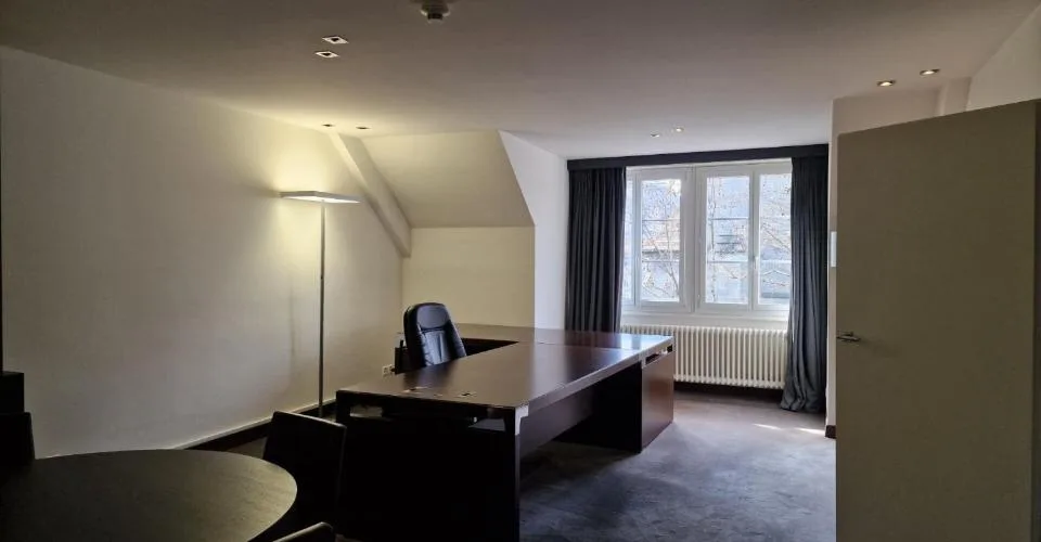 Belle surface administrative de 354m² au coeur de Lausanne: Place Saint-François !