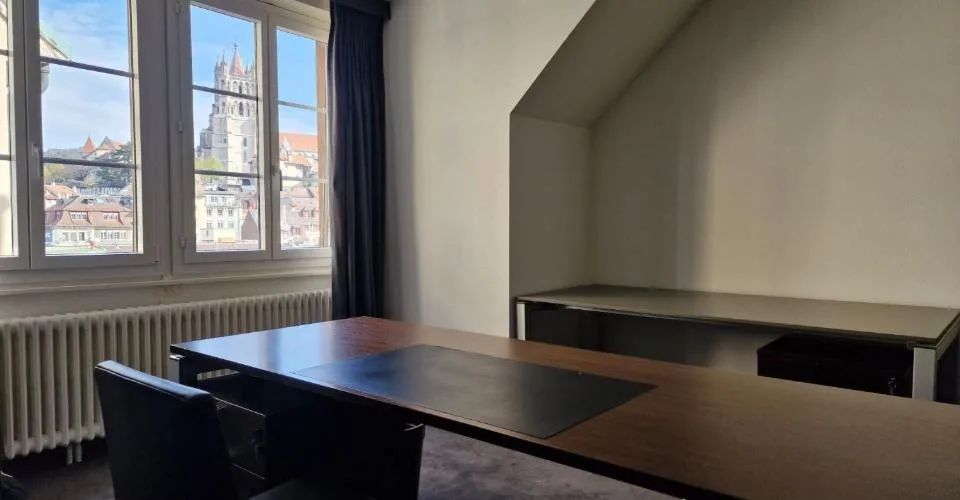 Belle surface administrative de 354m² au coeur de Lausanne: Place Saint-François !
