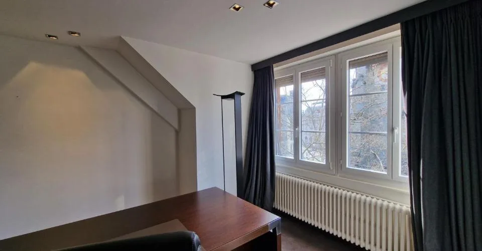 Belle surface administrative de 354m² au coeur de Lausanne: Place Saint-François !