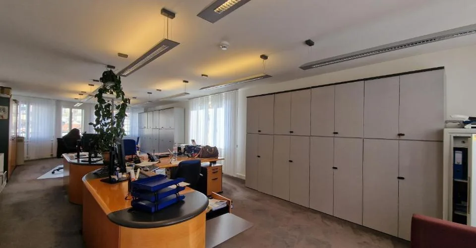 Belle surface administrative de 354m² au coeur de Lausanne: Place Saint-François !