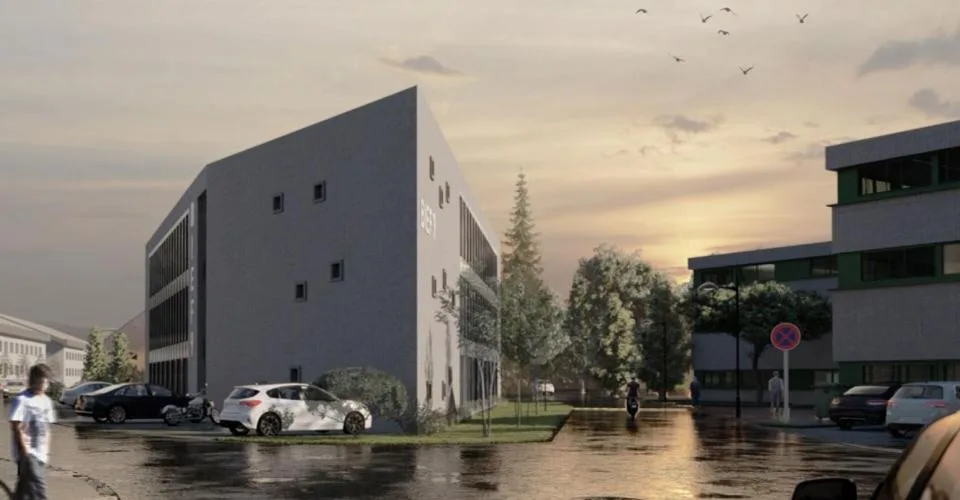 3 surfaces de 356 m2 par étage (rez + 1er + 2è étage)