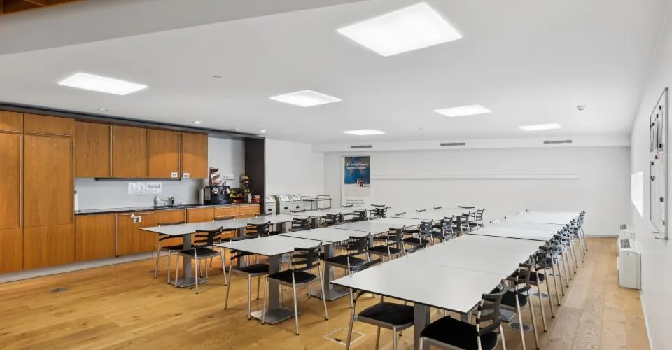 Surface de 680 m² avec terrasse privative de 175 m² – nombreuses affectations possibles
