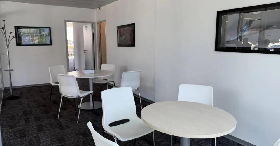 Beaux bureaux divisibles idéalement situés