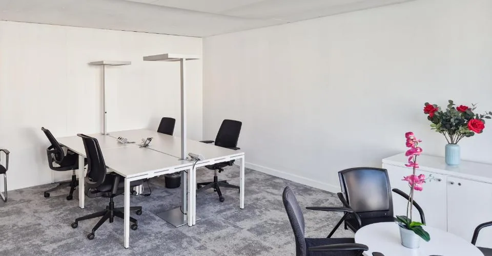 Bureau privé pour 10 à Regus City Flon