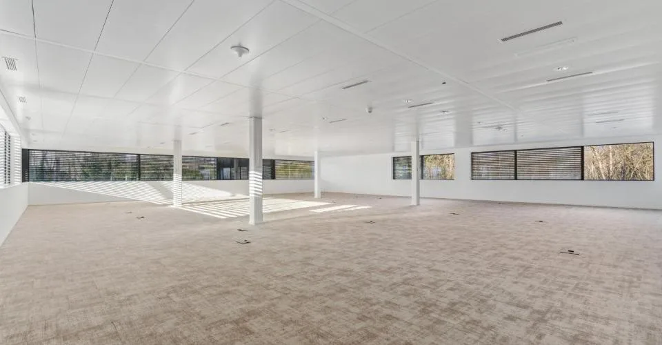 Bureaux aménagés - Terre-Bonne à Eysins - bâtiment moderne et flexible
