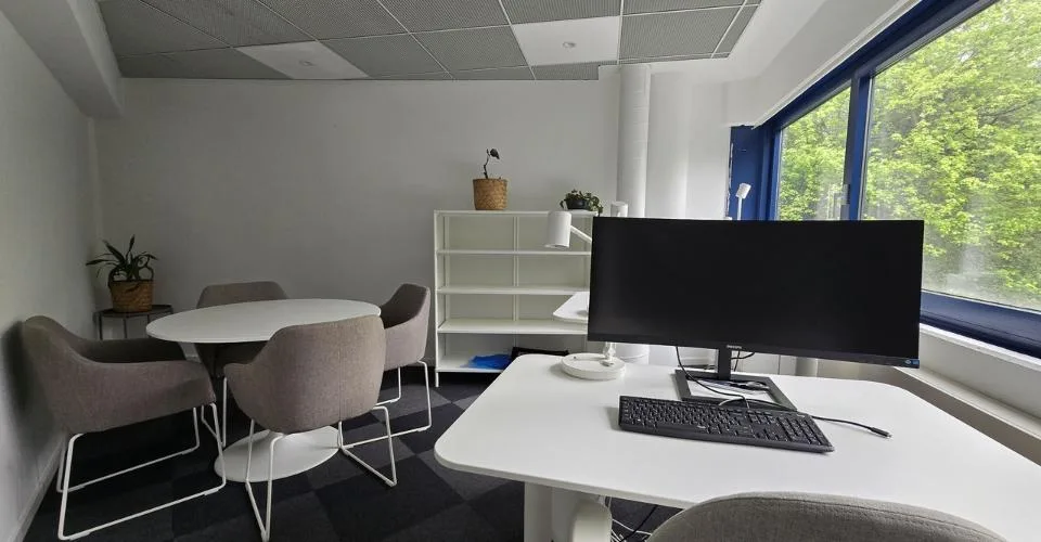 Situation optimale - Bureau Plug-and-Play de 190m2