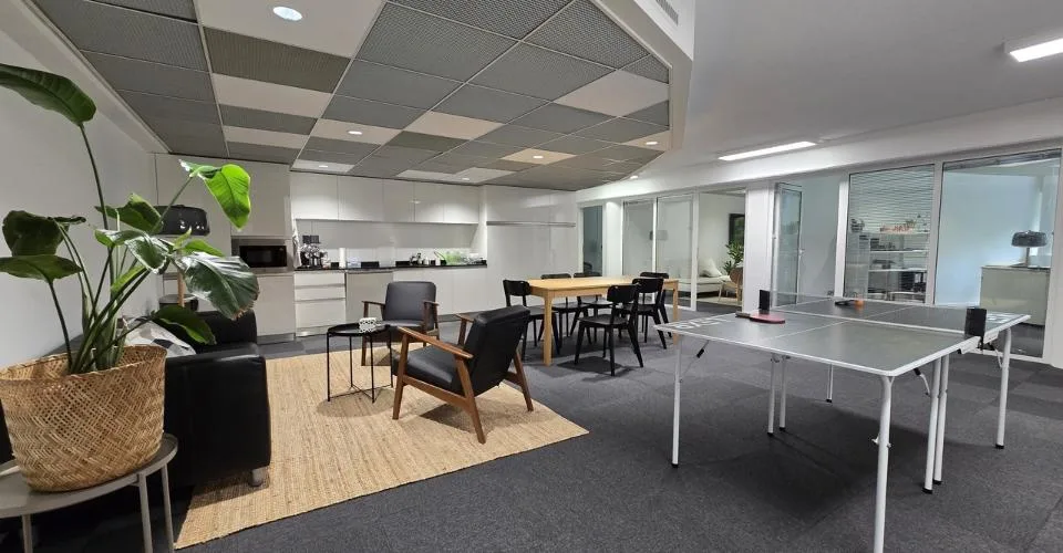 Situation optimale - Bureau Plug-and-Play de 190m2