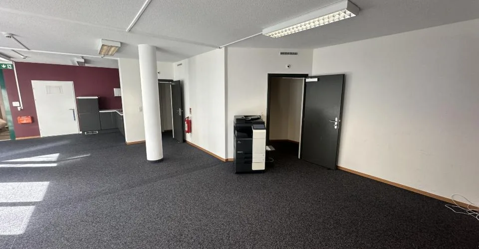 Crissier – Bureau de 149 m² au rez-de-chaussée, proche du centre et des accès autoroutiers