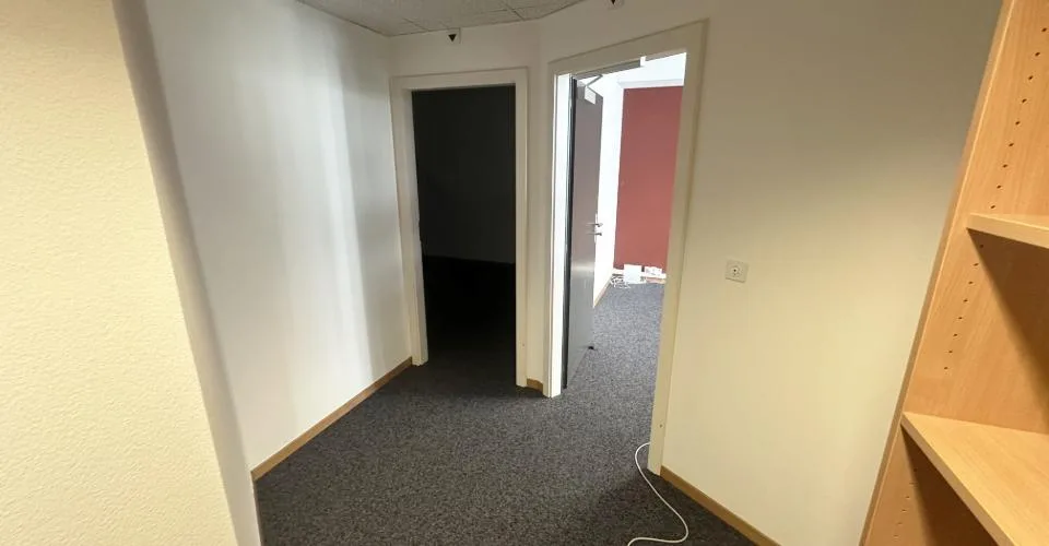 Crissier – Bureau de 149 m² au rez-de-chaussée, proche du centre et des accès autoroutiers