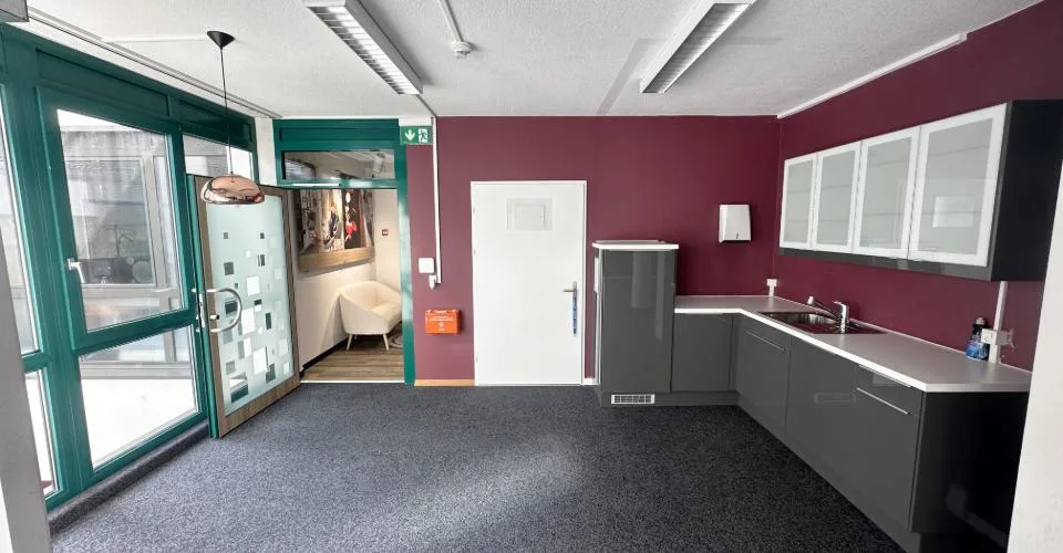 Crissier – Bureau de 149 m² au rez-de-chaussée, proche du centre et des accès autoroutiers