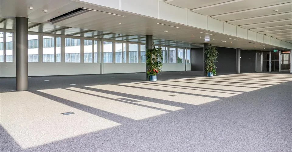 Magnifiques surfaces de bureaux à coté de Biopôle_427 m2