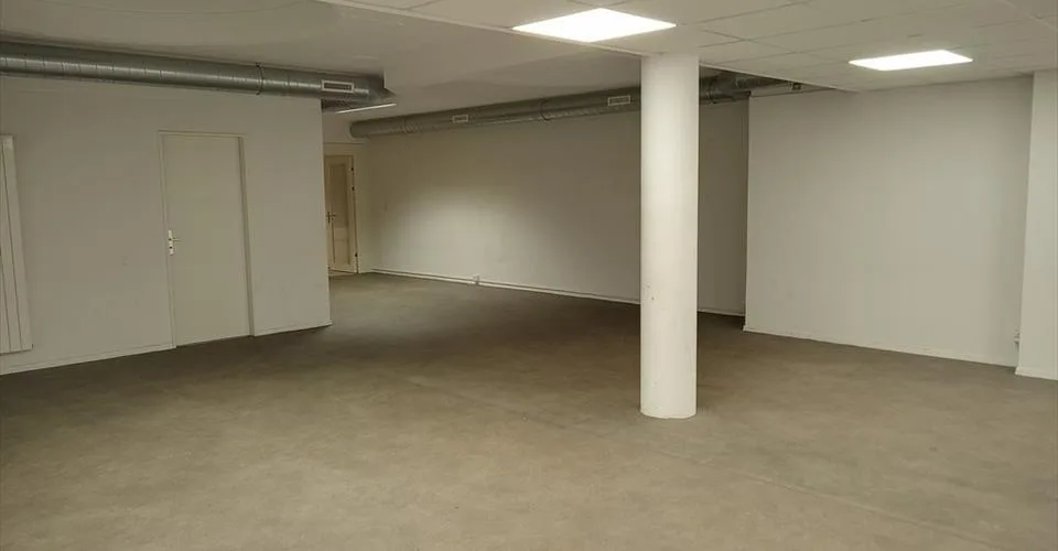 Local commercial d environ 245 m2 à louer immédiatement