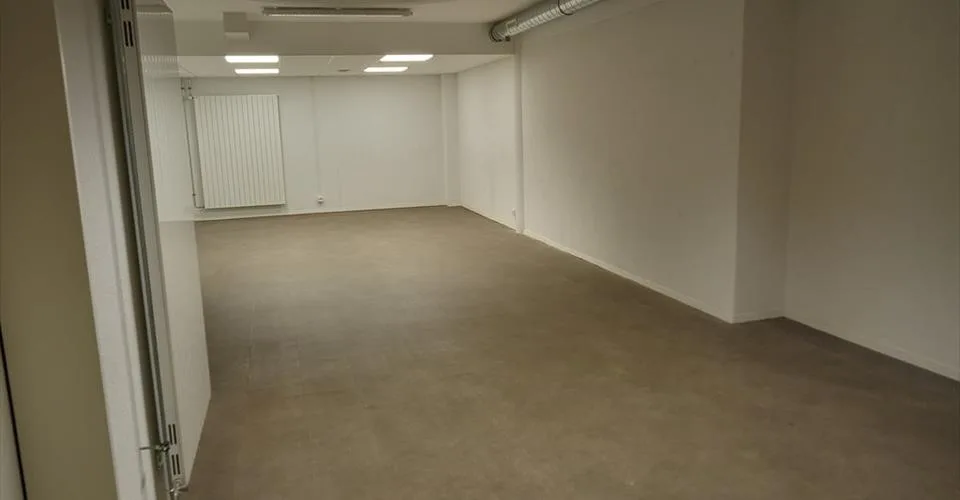 Local commercial d environ 245 m2 à louer immédiatement
