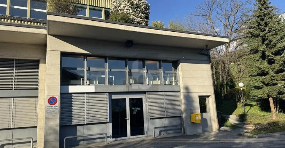 MODERNE, LUMINEUX ET IDÉALEMENT SITUÉ