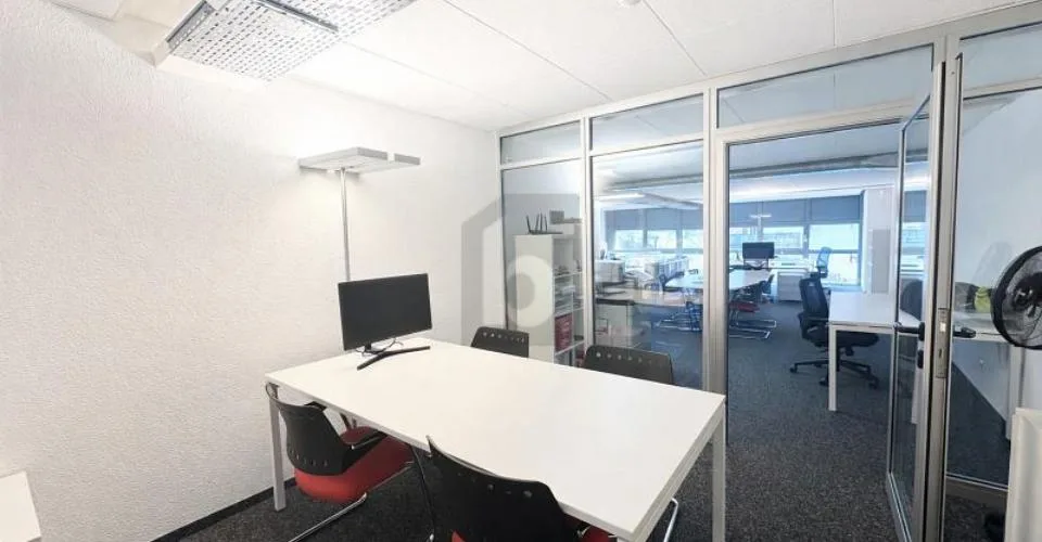 MODERNE, LUMINEUX ET IDÉALEMENT SITUÉ