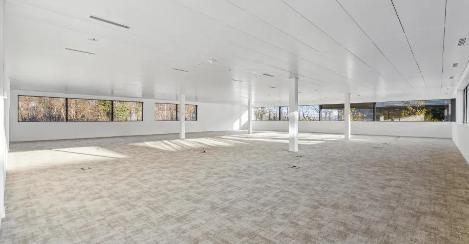 Bureaux aménagés - Terre-Bonne à Eysins - bâtiment moderne et flexible