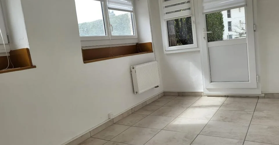 Bex : à louer local commercial lumineux et calme au cœur de la ville