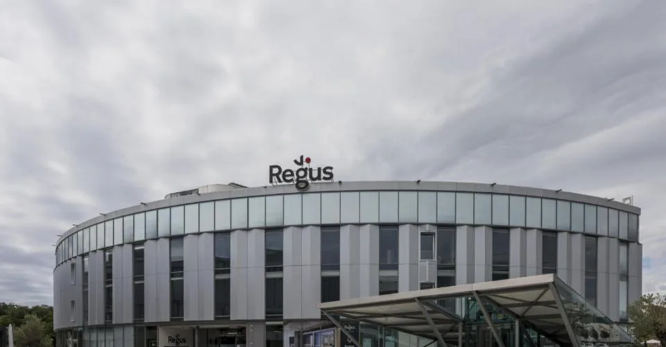 Bureau privé pour 5 à Regus iLife City