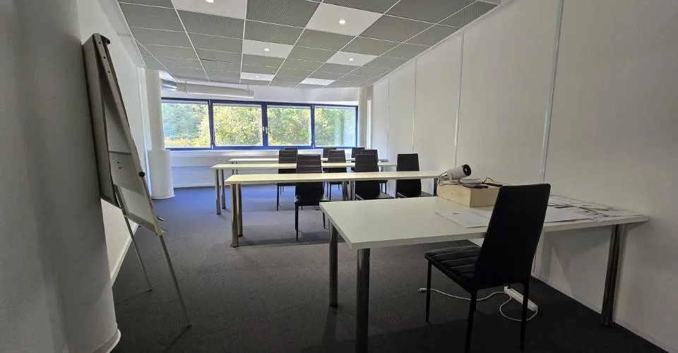 Situation optimale - Bureau Plug-and-Play de 271m2